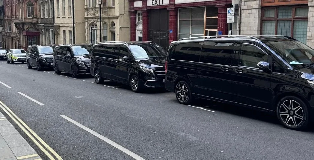 chauffeur-driven-cars-for-group-travels