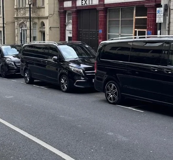 chauffeur-driven-cars-for-group-travels